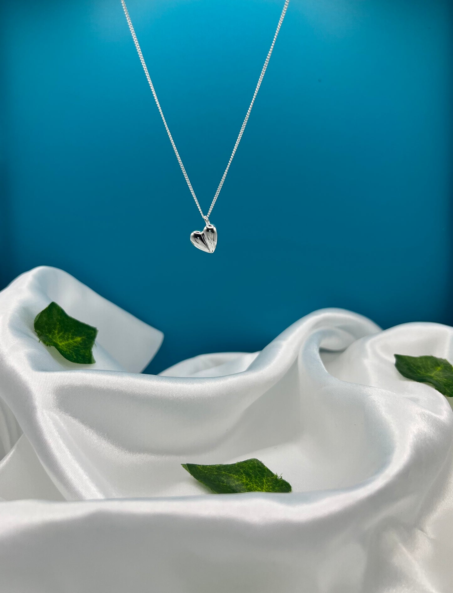 LUXURY DAINTY NECKLACE