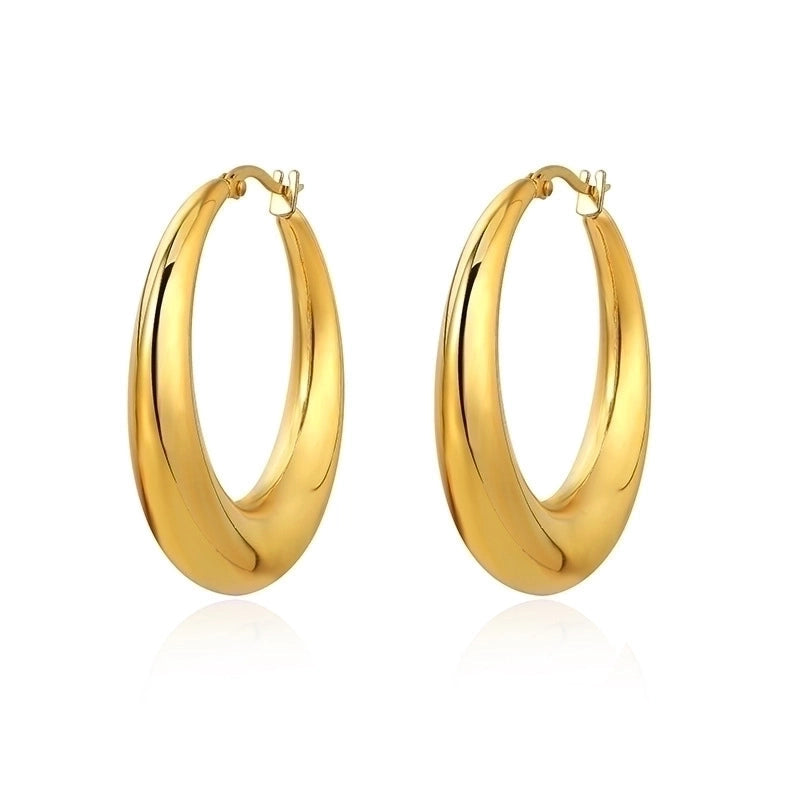 STATEMENT HOOP EARRING