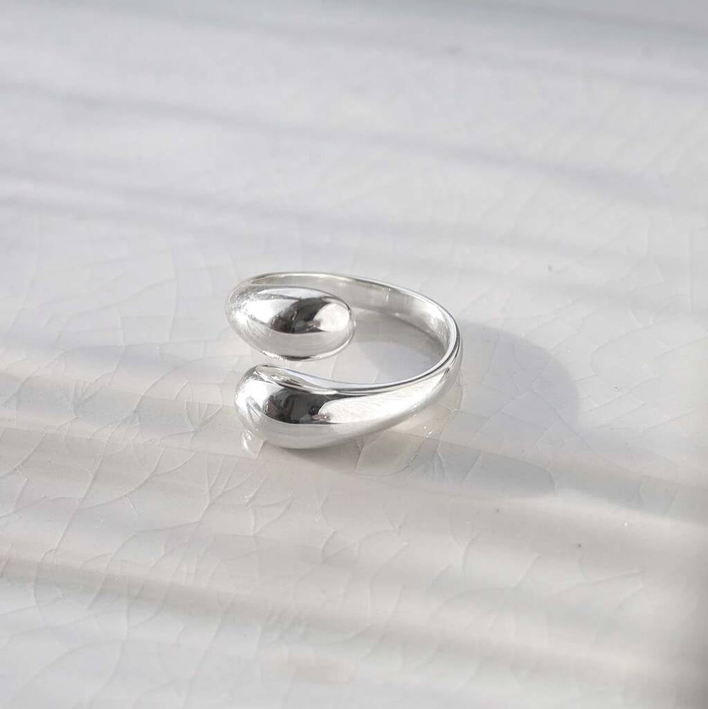 MINIMALIST RING